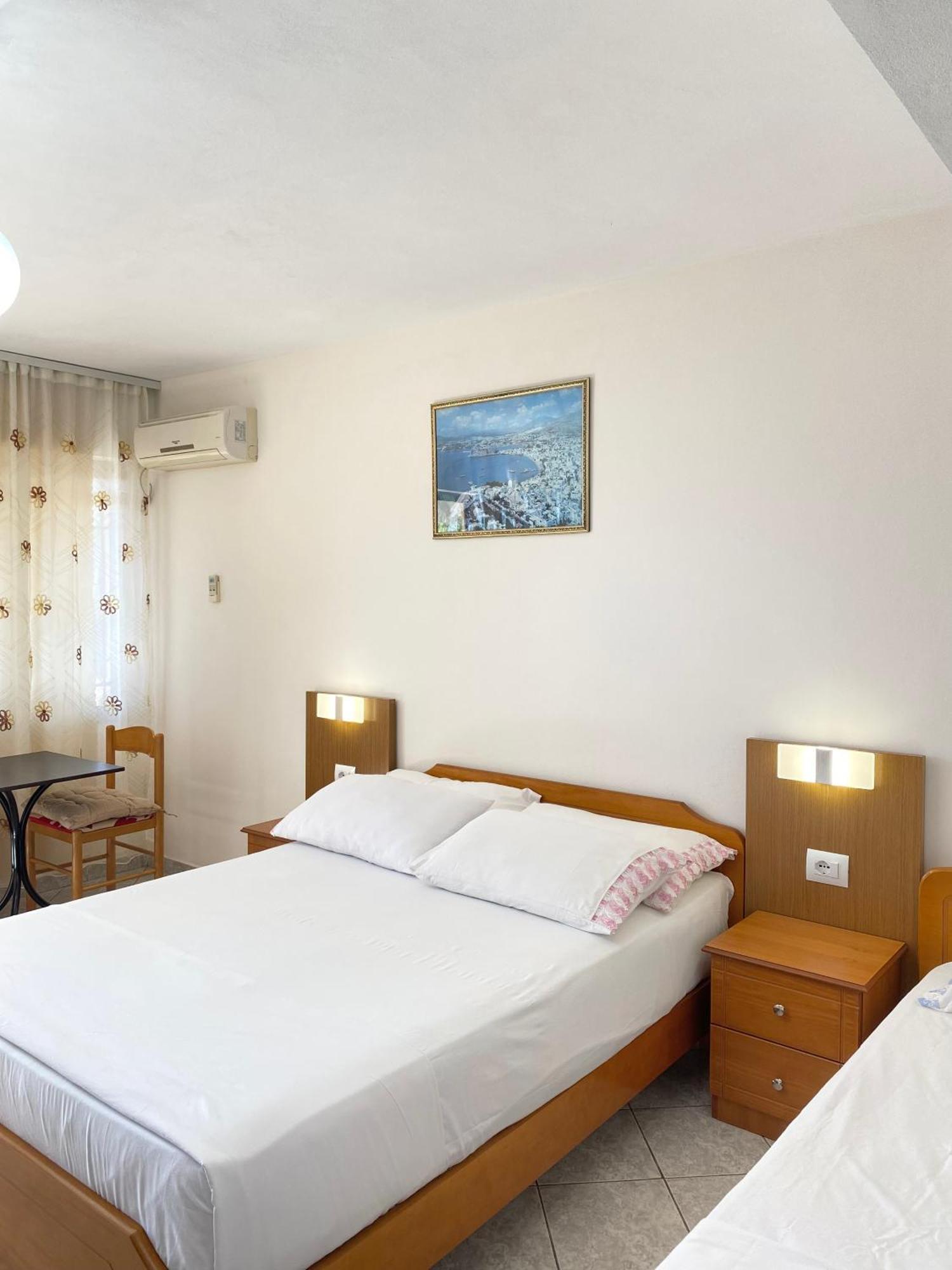 Vila Yasmin 38 Sarandë Buitenkant foto